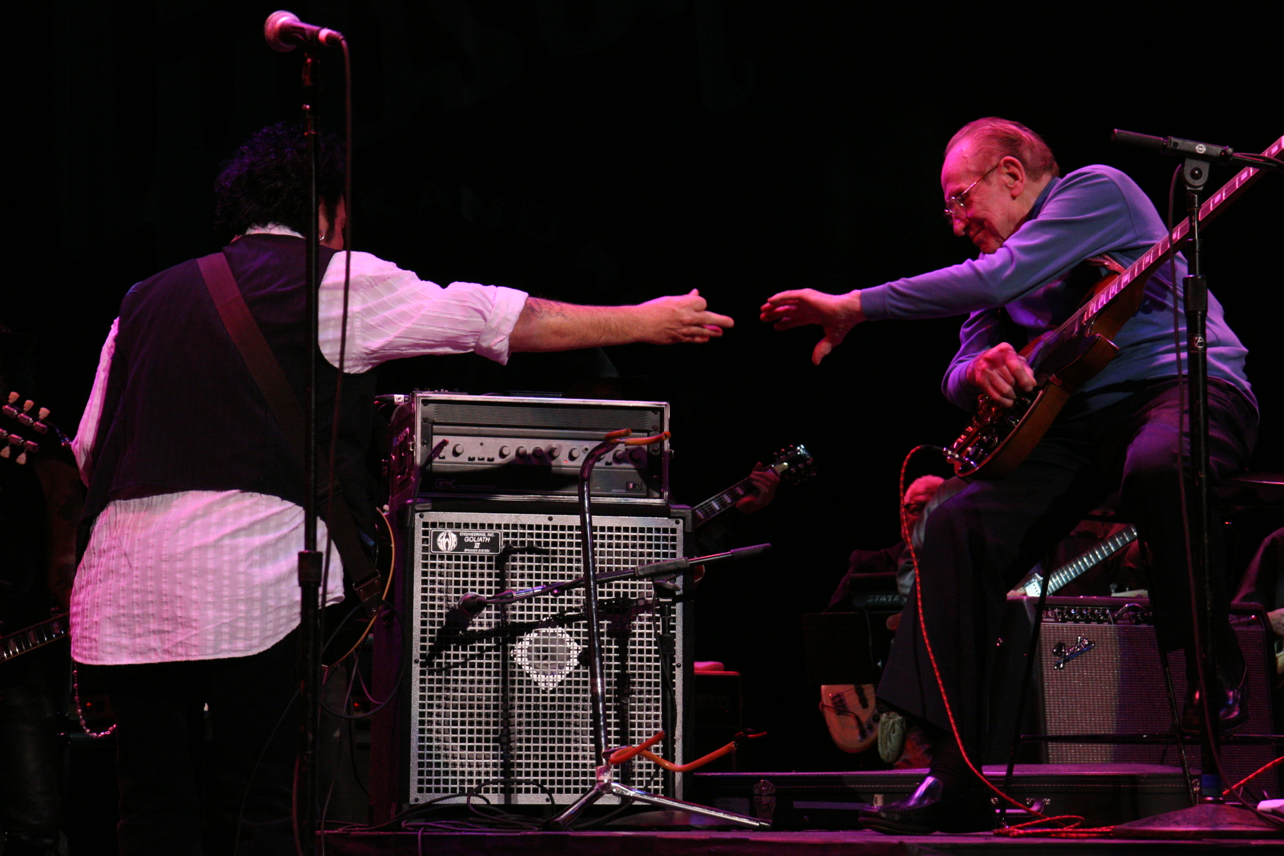 2009Luke Les C Rock Roll Hall Of Fame And Museum